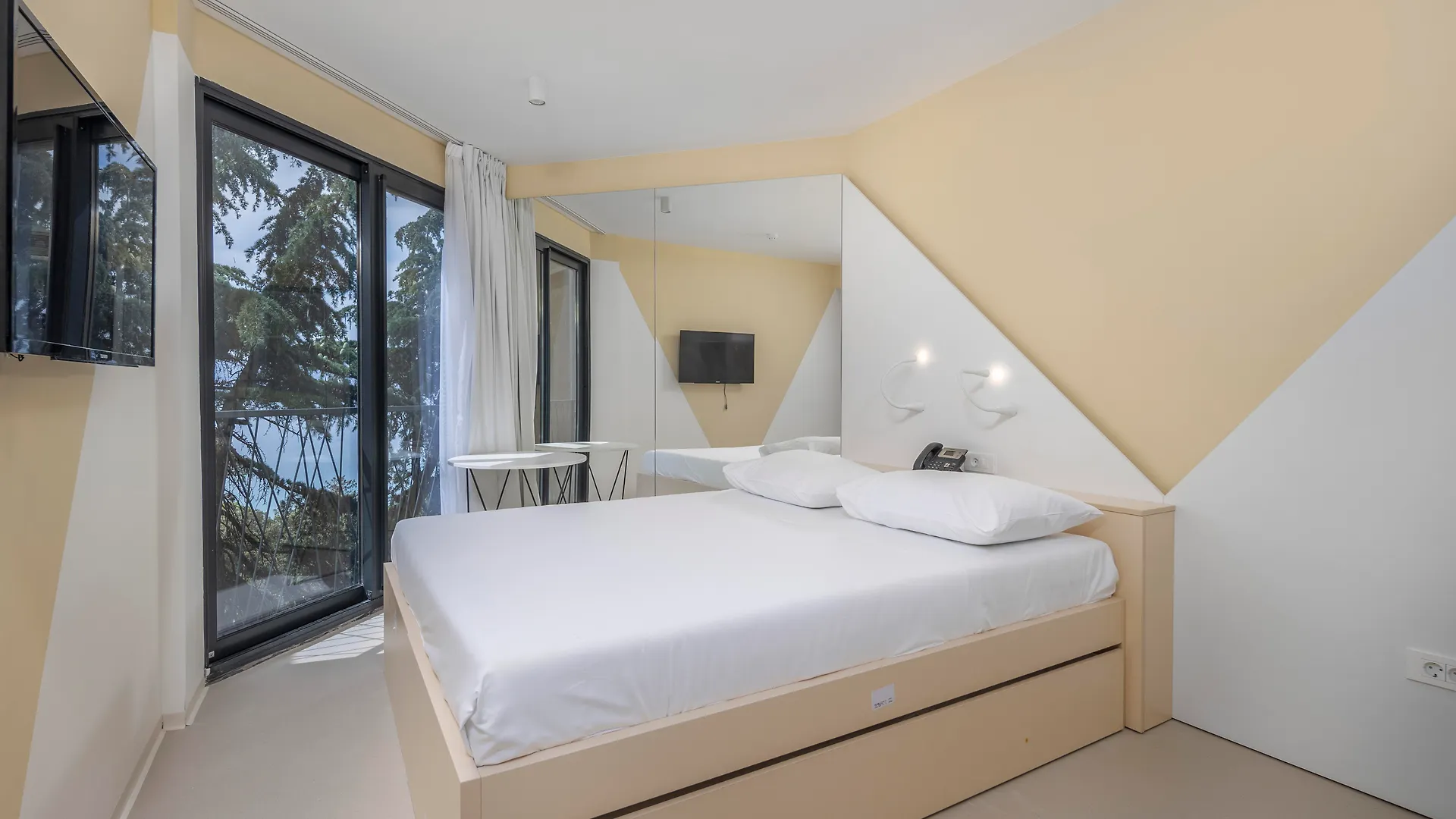 Aminess Vival Lisanj Family Hotel ノヴィ・ヴィノドロスキー