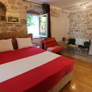 Nikolla Apartment